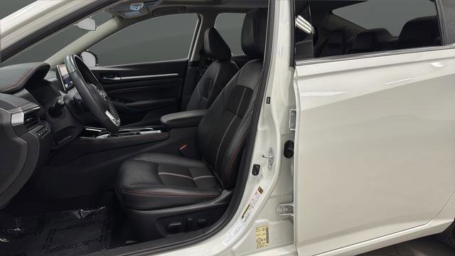 Used 2023 Nissan Altima 2.0 SR AWD/4WD image 9