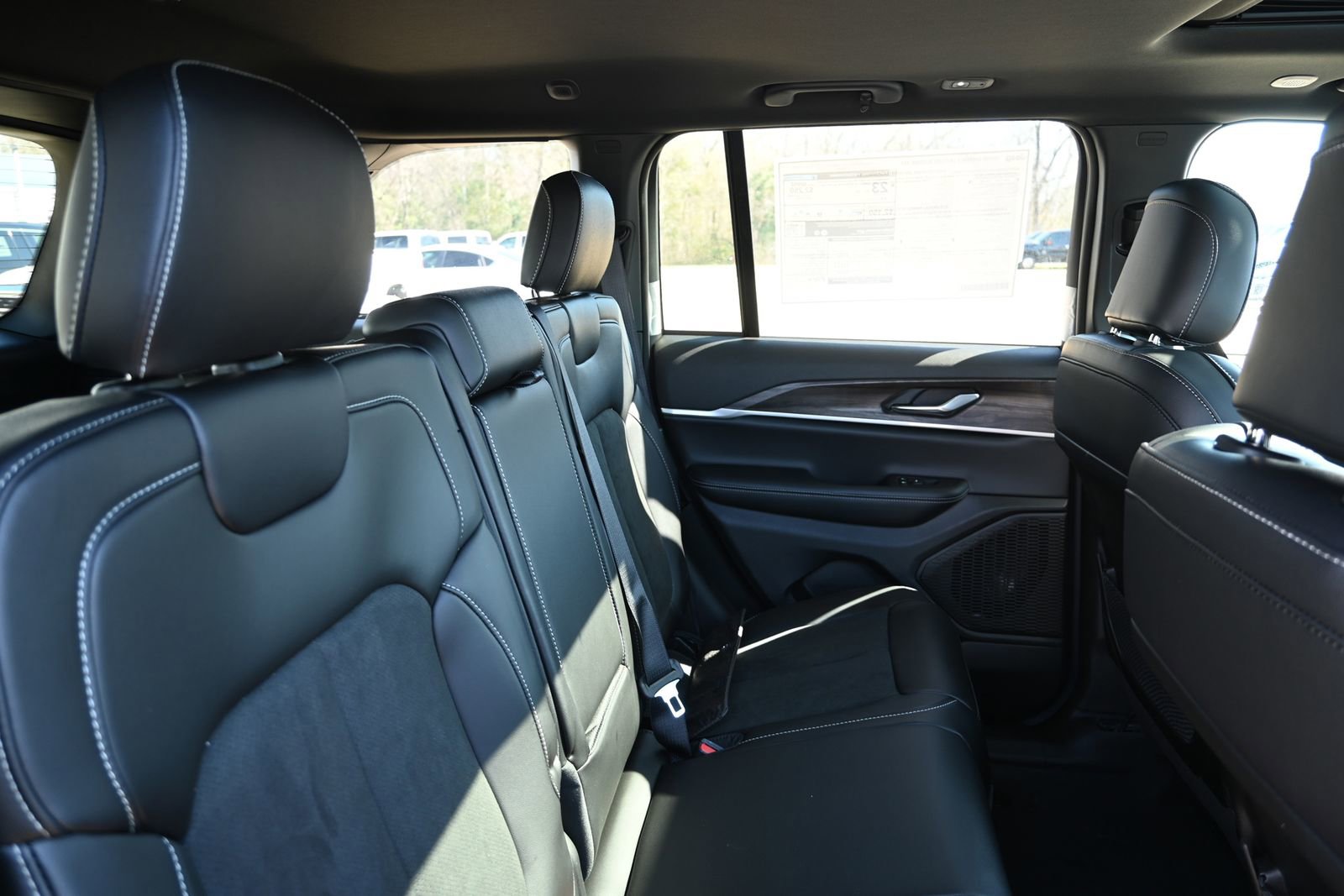 New 2026 Jeep Grand Cherokee Laredo image 21