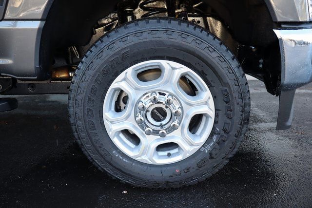 New 2026 Ford F250 XLT w/ FX4 Off-Road Package AWD/4WD image 11