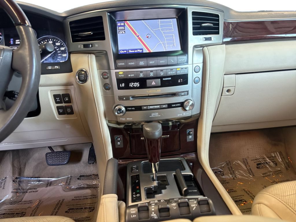 Used 2014 Lexus LX 570 4WD image 12