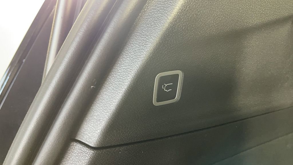 New 2025 Chrysler Pacifica Limited image 35