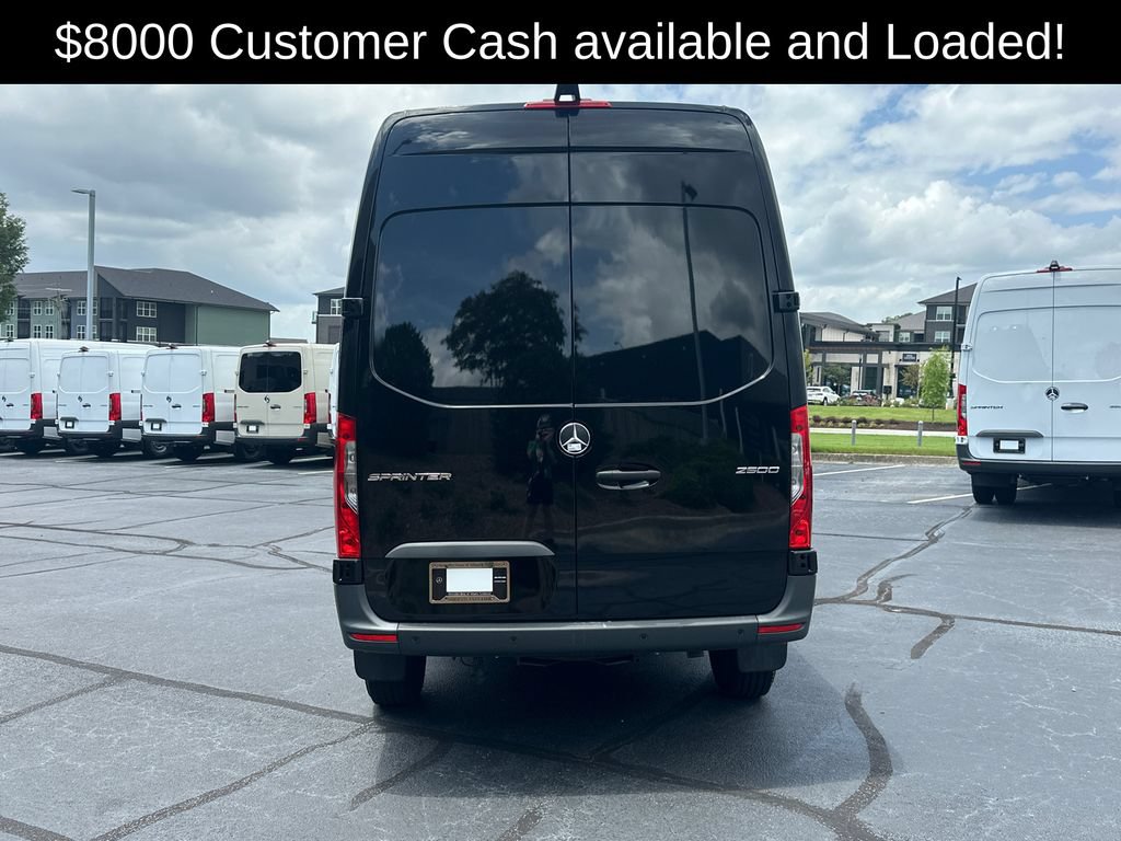 Used 2025 Mercedes-Benz Sprinter 2500 image 6