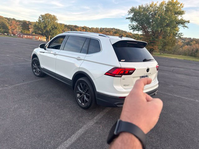 Used 2023 Volkswagen Tiguan SE AWD/4WD image 3