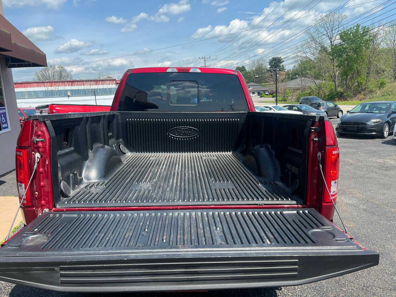 Used 2017 Ford F150 XLT w/ Equipment Group 302A Luxury AWD/4WD image 7