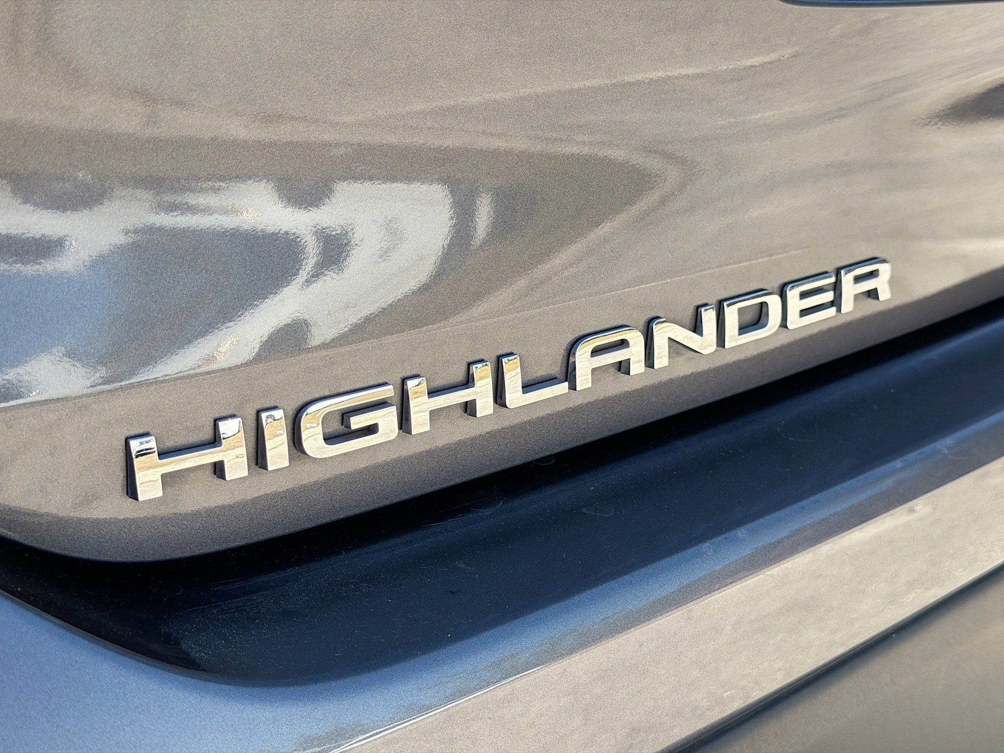 Used 2024 Toyota Highlander LE image 11