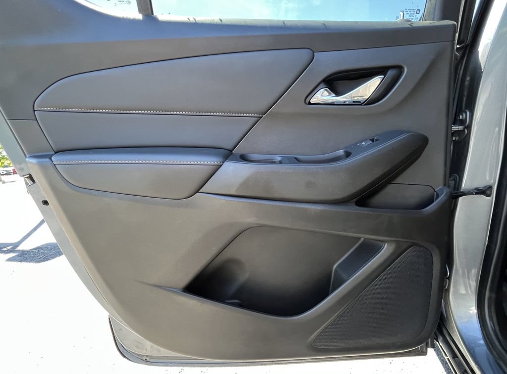 Certified 2021 Chevrolet Traverse LT FWD image 16