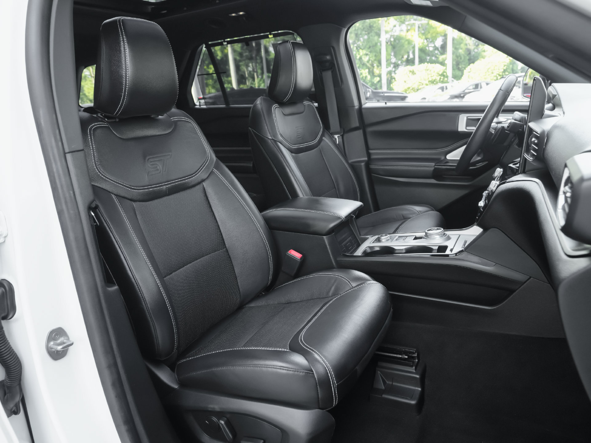 Used 2023 Ford Explorer ST w/ Equipment Group 401A AWD/4WD image 11