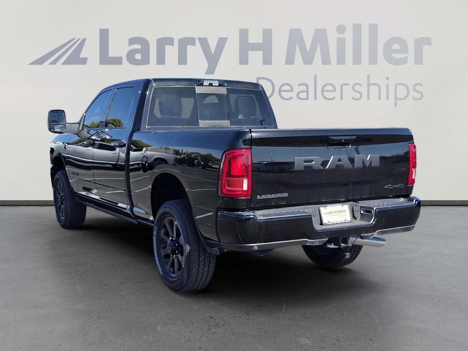 New 2025 RAM 2500 Laramie AWD/4WD image 3