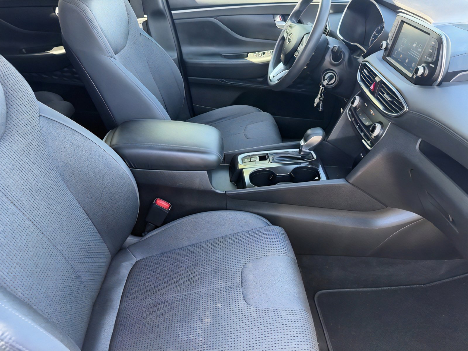 Used 2020 Hyundai Santa Fe SE image 11