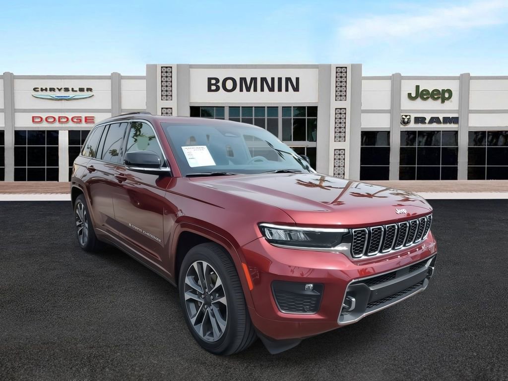 Used 2024 Jeep Grand Cherokee Overland w/ Luxury Tech Group IV AWD/4WD image 2