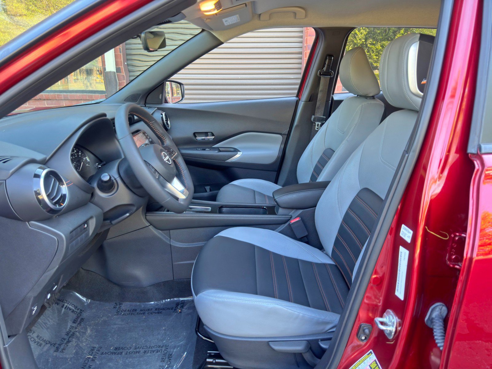 Used 2023 Nissan Kicks SR w/ SR Premium Package FWD image 15