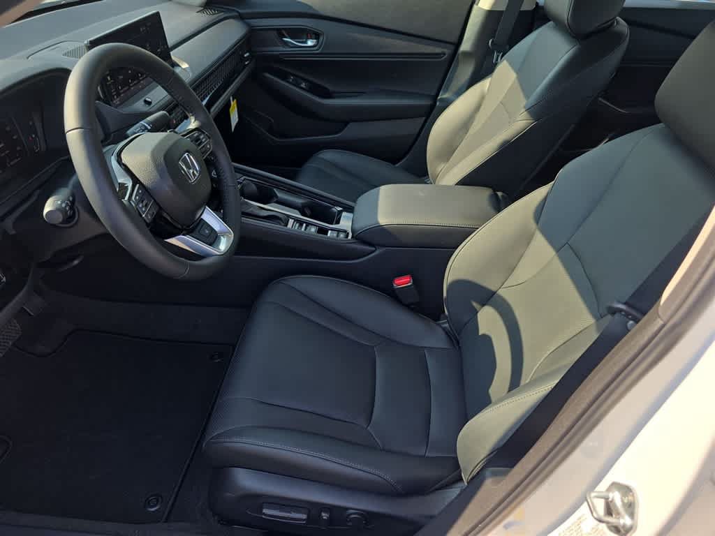Used 2025 Honda Accord Touring image 14