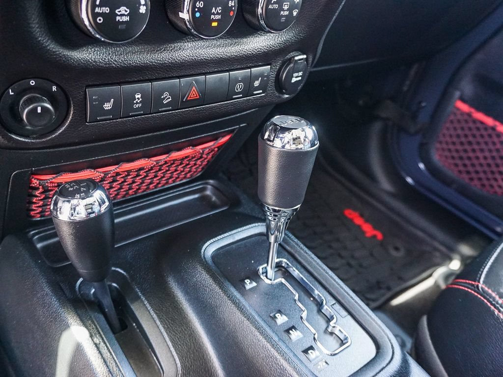 Used 2018 Jeep Wrangler Unlimited Rubicon AWD/4WD image 23