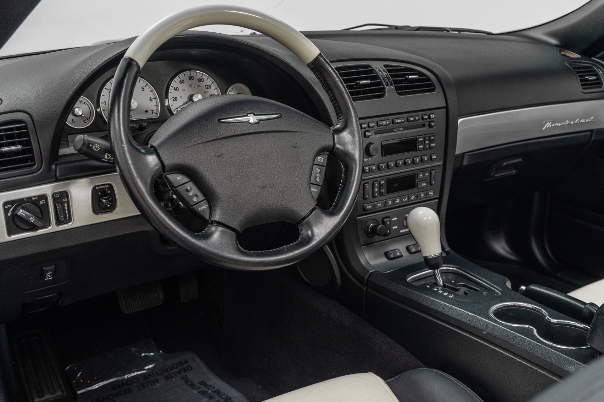 Used 2003 Ford Thunderbird image 13