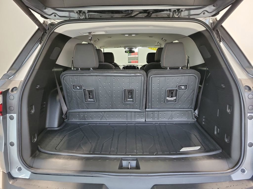Used 2021 Chevrolet Traverse LT image 7
