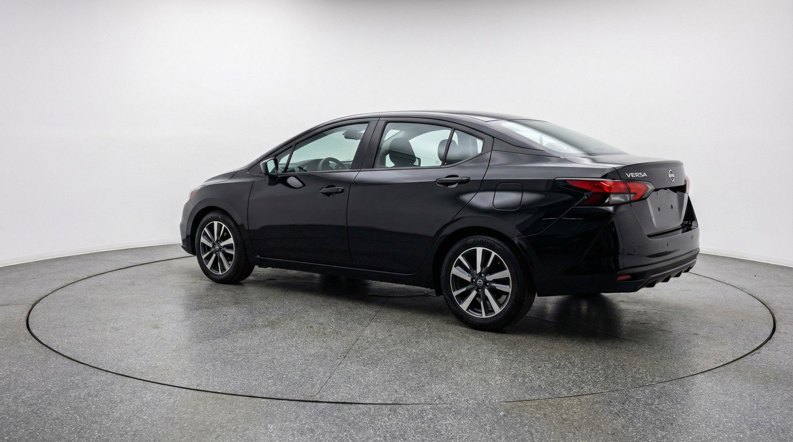 Used 2025 Nissan Versa SV FWD image 6