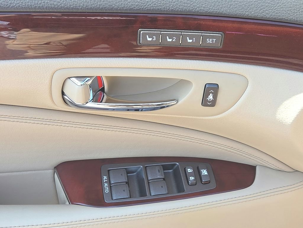 Used 2007 Lexus LS 460 L image 7
