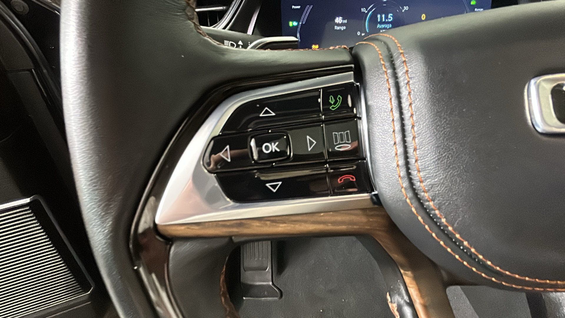 Used 2023 Jeep Grand Cherokee Summit AWD/4WD image 18