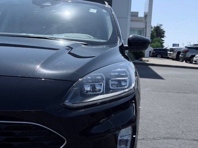 Used 2022 Ford Escape Titanium AWD/4WD image 3