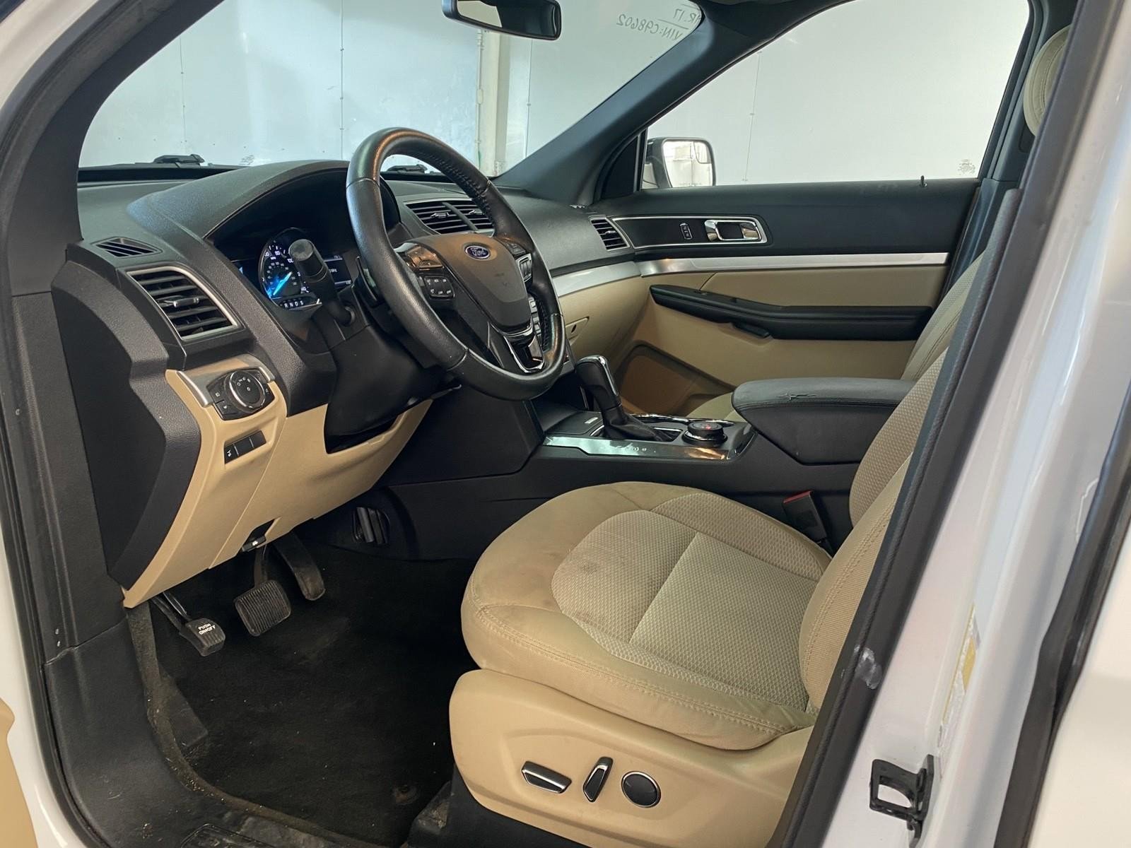 Used 2017 Ford Explorer XLT w/ Equipment Group 201A image 22