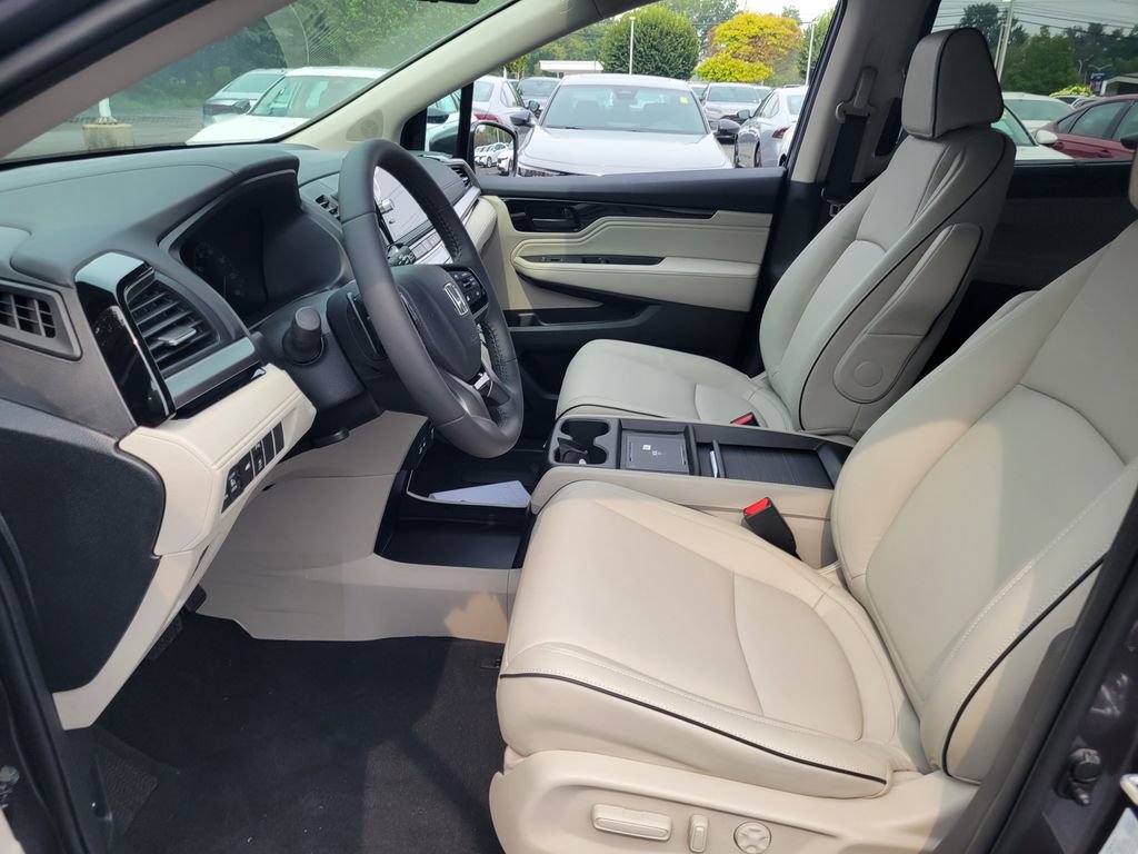 New 2026 Honda Odyssey Touring image 13