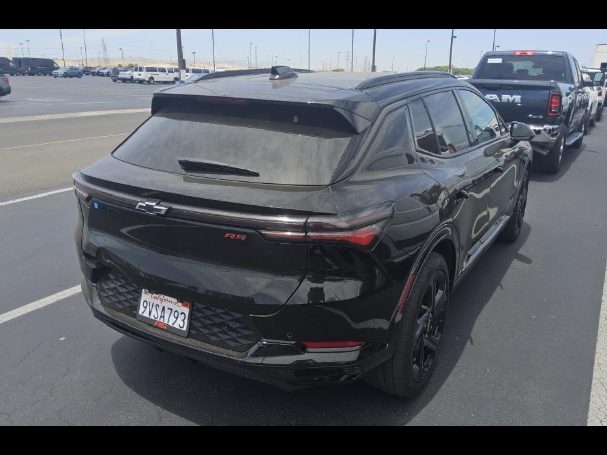 Used 2025 Chevrolet Equinox EV RS FWD image 21