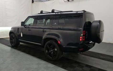 Used 2023 Land Rover Defender 130 X-Dynamic SE AWD/4WD image 4