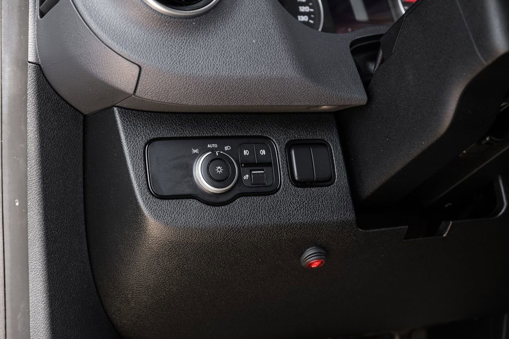 Used 2020 Mercedes-Benz Sprinter 3500 w/ Windows All Around Package image 27