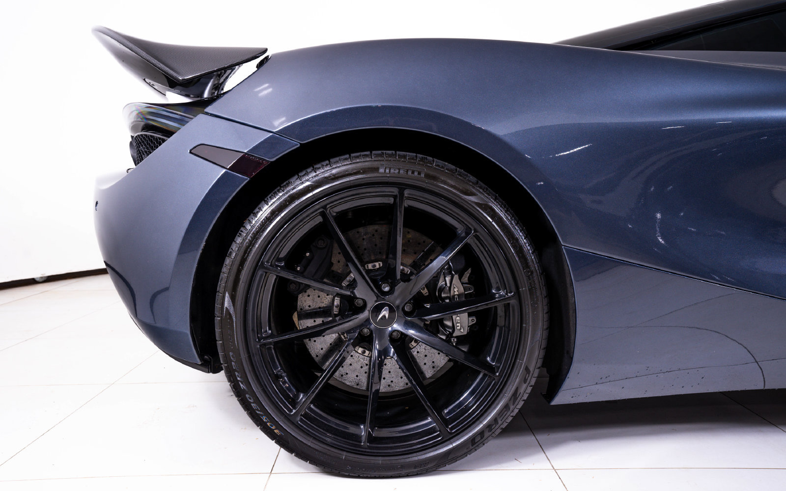 Used 2019 McLaren 720S RWD image 17