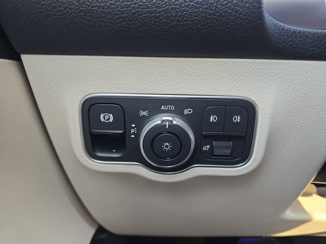 New 2026 Mercedes-Benz GLB 250 4MATIC image 21