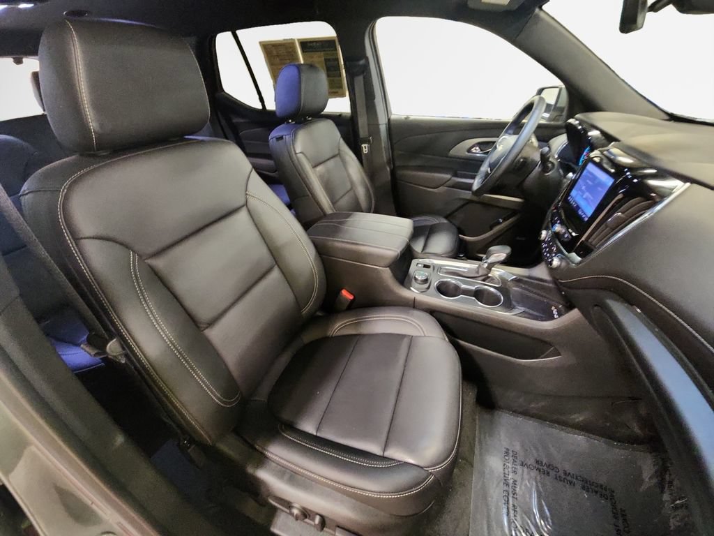 Certified 2023 Chevrolet Traverse LT w/ LT Premium Package AWD/4WD image 27