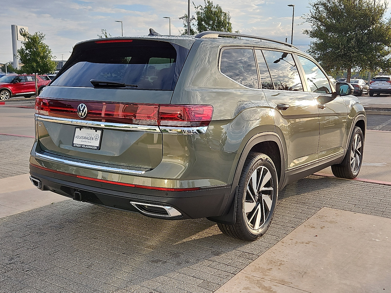 New 2026 Volkswagen Atlas SE image 4