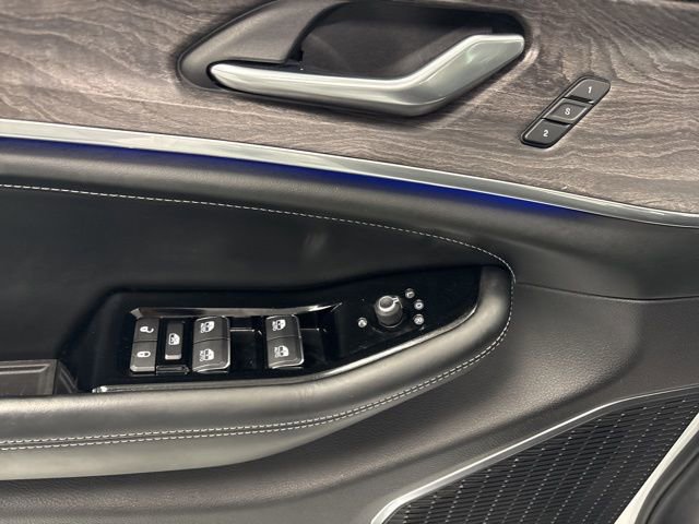 Used 2023 Jeep Grand Cherokee Overland image 18