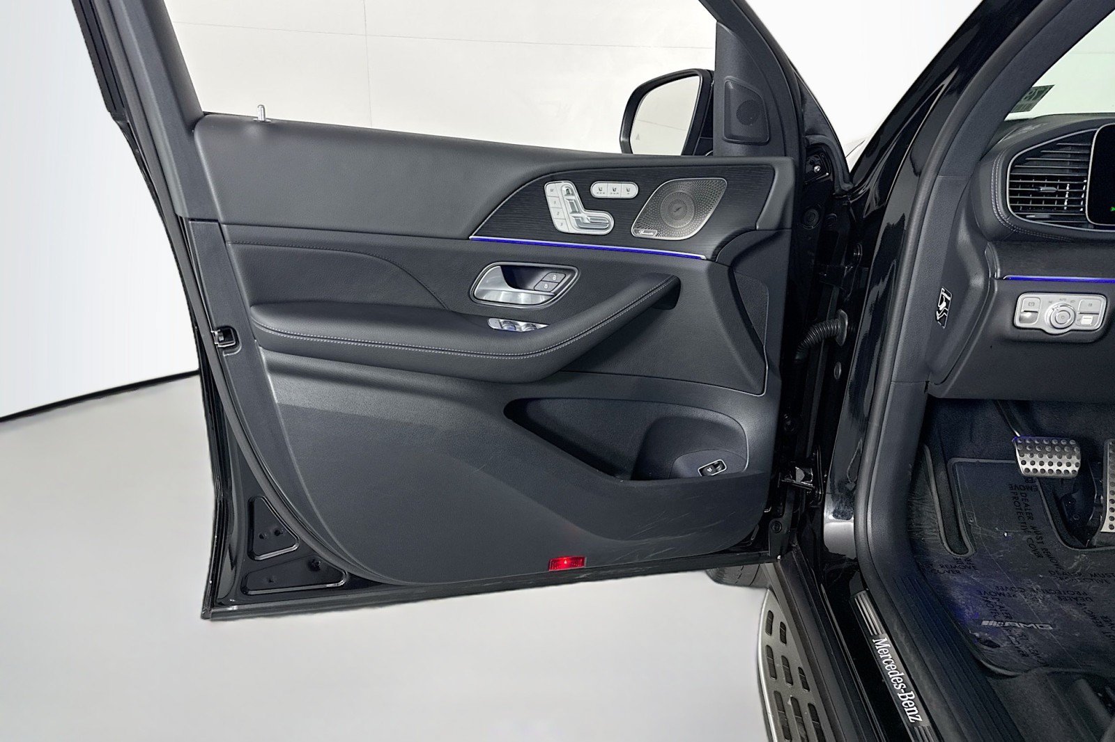 Certified 2025 Mercedes-Benz GLS 450 4MATIC image 23