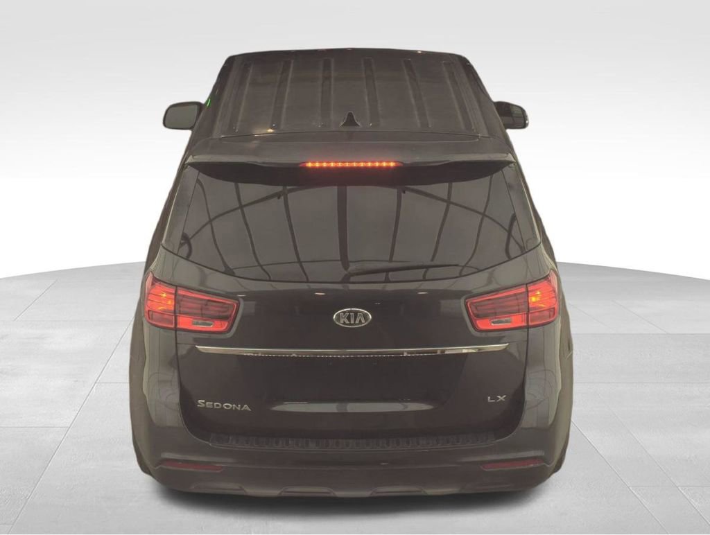 Used 2021 Kia Sedona LX image 16