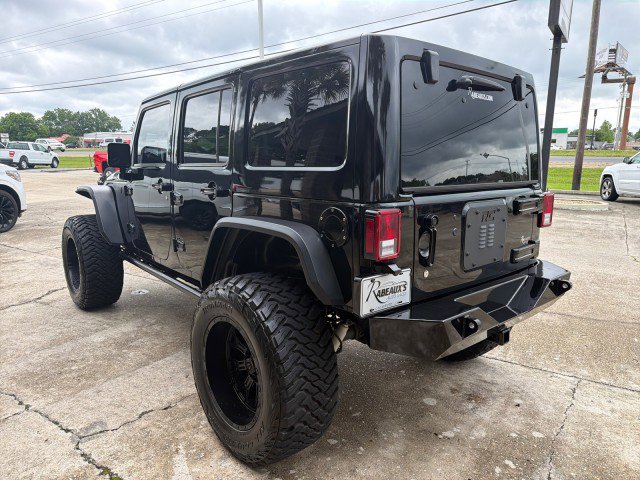 Used 2018 Jeep Wrangler Unlimited Rubicon w/ Connectivity Group AWD/4WD image 10