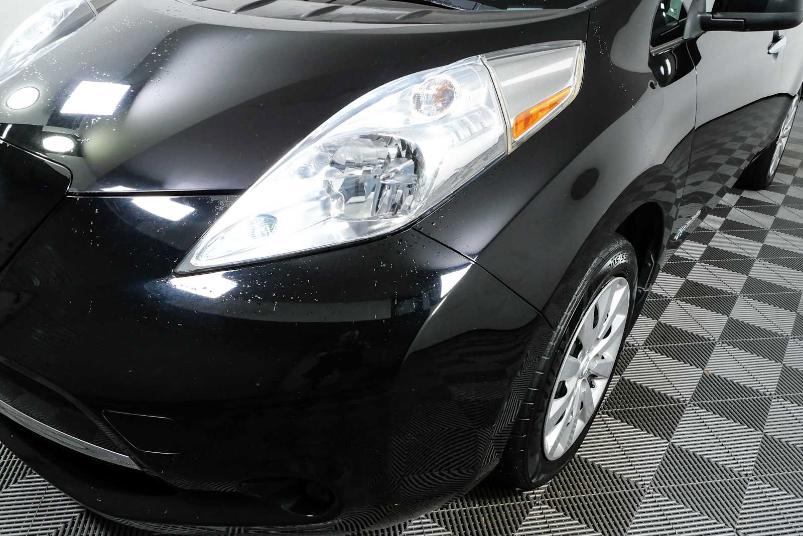 Used 2017 Nissan Leaf S w/ Charge Package FWD image 32