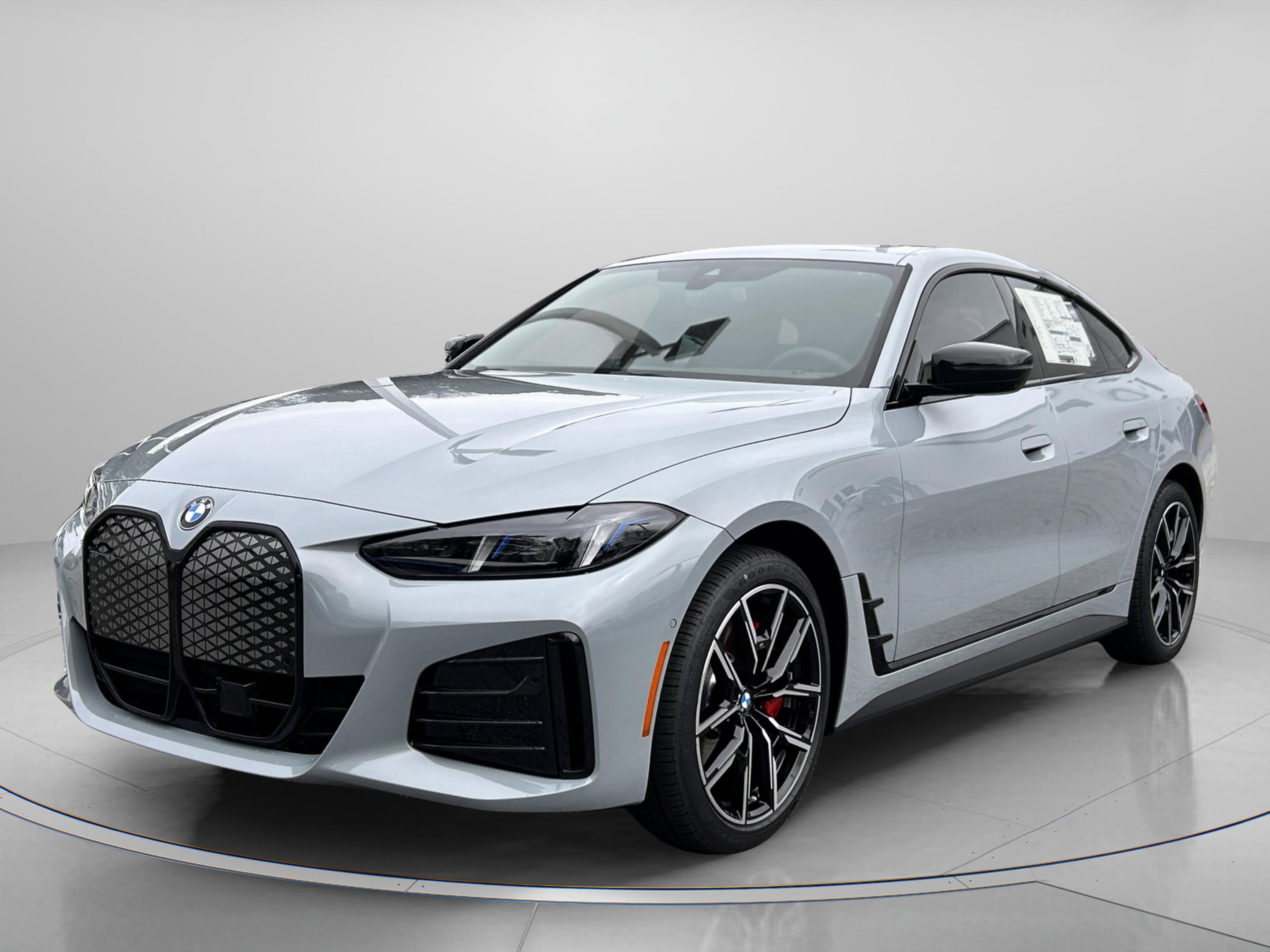 Used 2026 BMW i4 eDrive40 w/ M Sport Package image 2