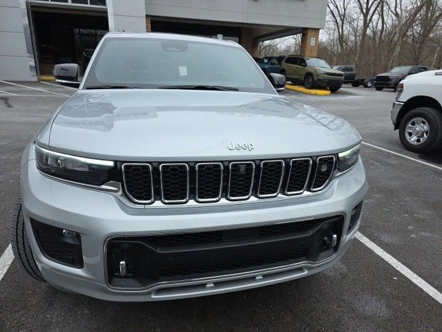 Used 2025 Jeep Grand Cherokee L Overland w/ Advanced Protech Group III image 16