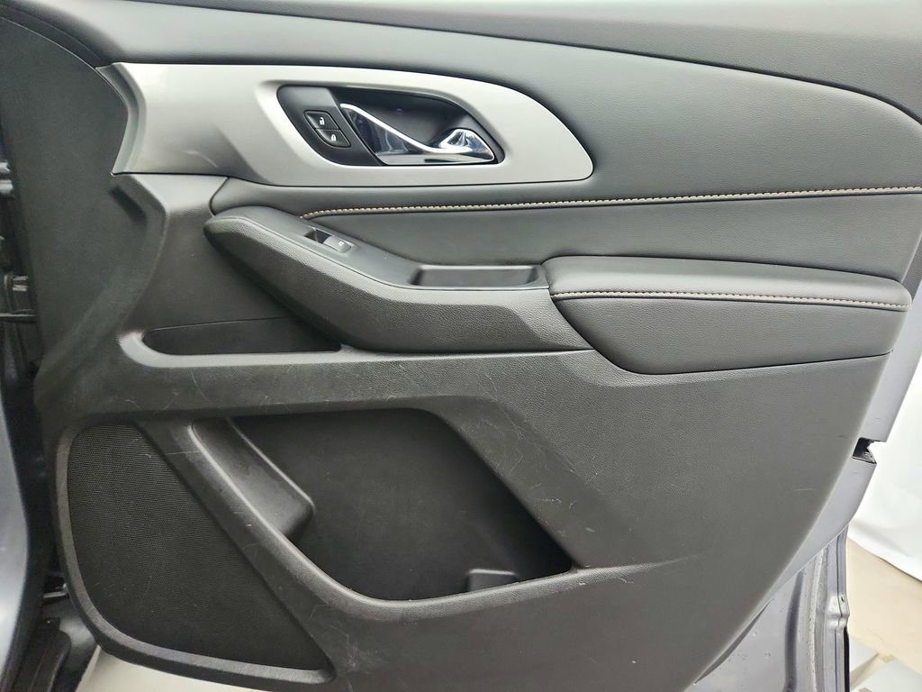 Used 2020 Chevrolet Traverse LT w/ LPO, Floor Liner Package image 32