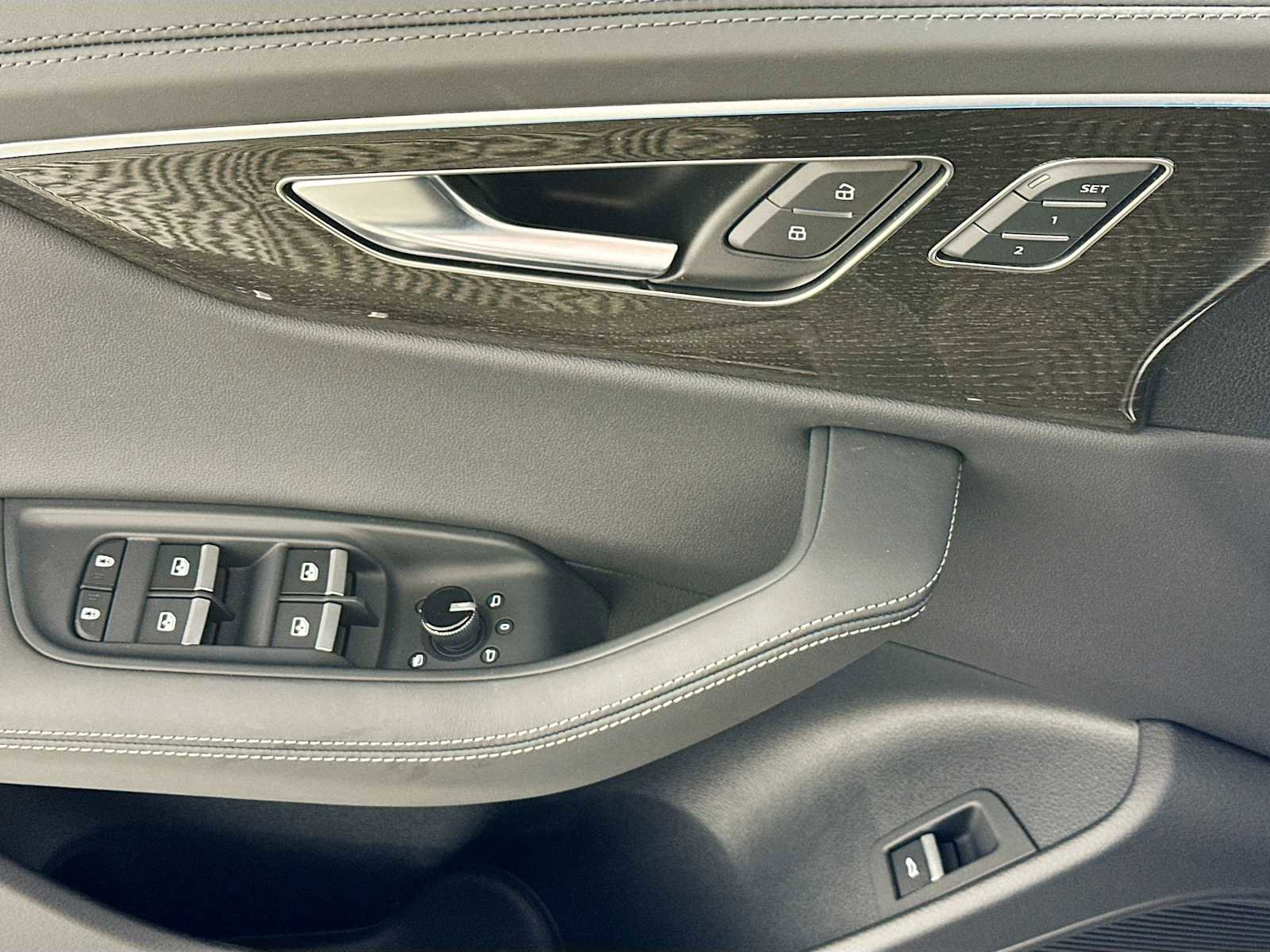 New 2025 Audi Q8 Prestige image 17