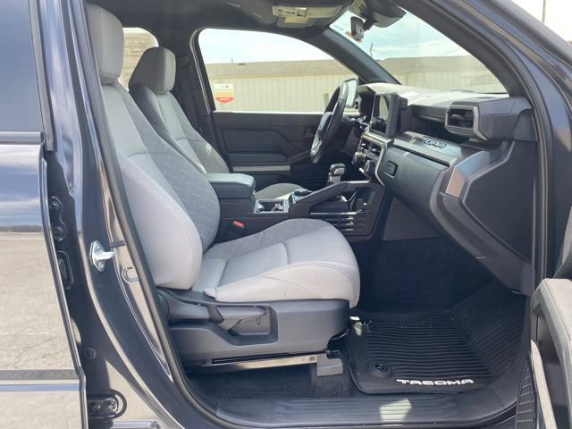 Certified 2024 Toyota Tacoma SR5 AWD/4WD image 17