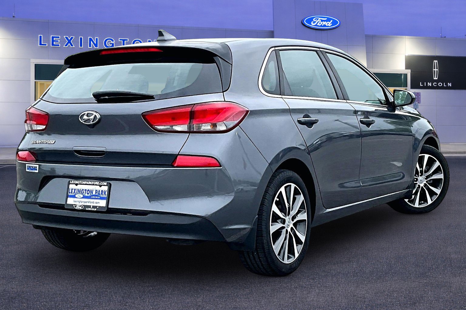 Used 2018 Hyundai Elantra GT FWD image 5