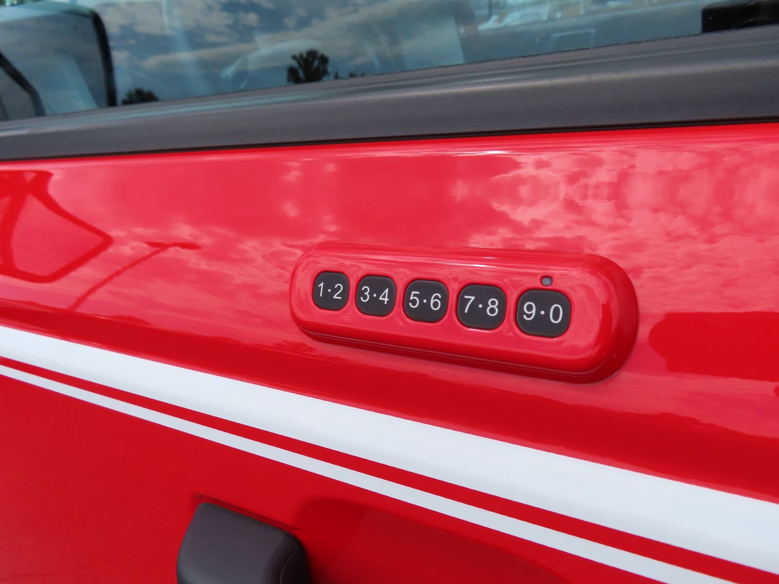 Used 2023 Ford Bronco Heritage Edition AWD/4WD image 10