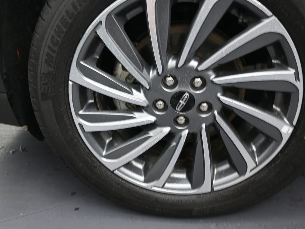 Used 2023 Lincoln Corsair Reserve image 11