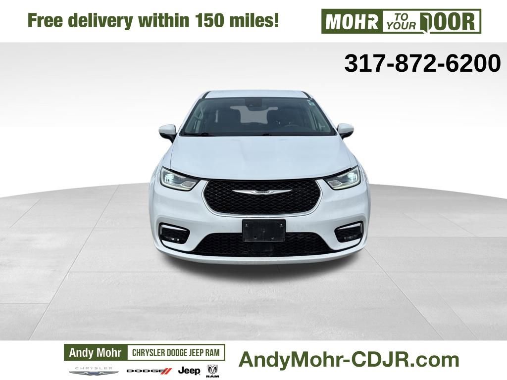 Used 2023 Chrysler Pacifica Touring-L image 2