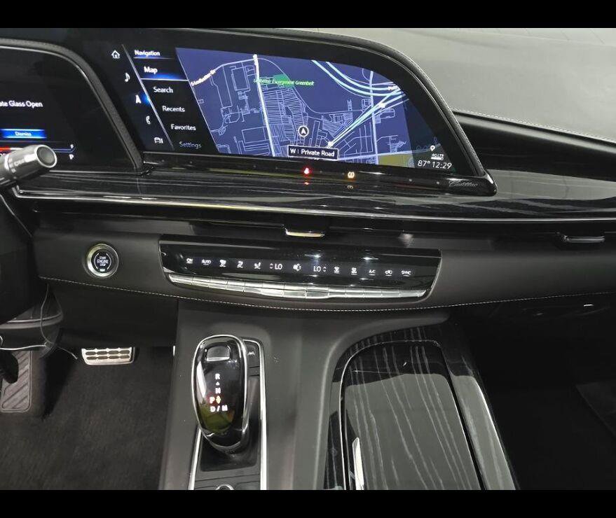 Used 2023 Cadillac Escalade ESV V AWD/4WD image 4