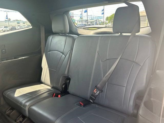 Used 2022 Buick Enclave Premium w/ Experience Buick Package AWD/4WD image 36