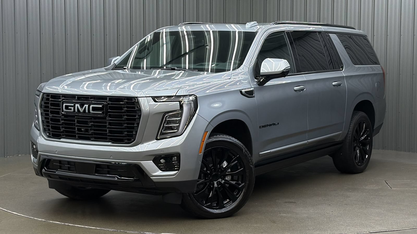Used 2025 GMC Yukon XL Denali w/ Sun & Power Step Package