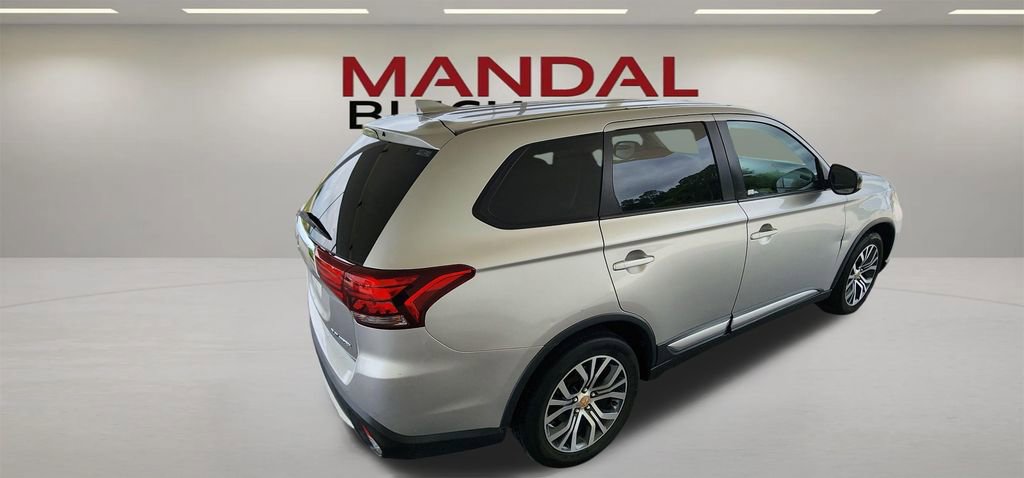 Used 2018 Mitsubishi Outlander ES FWD image 25